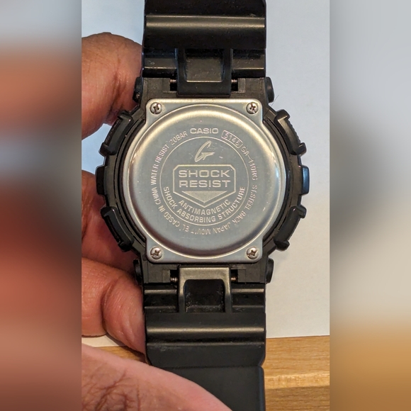 G-SHOCK GA110RG-1A Mens Watch - Picture 3 of 6